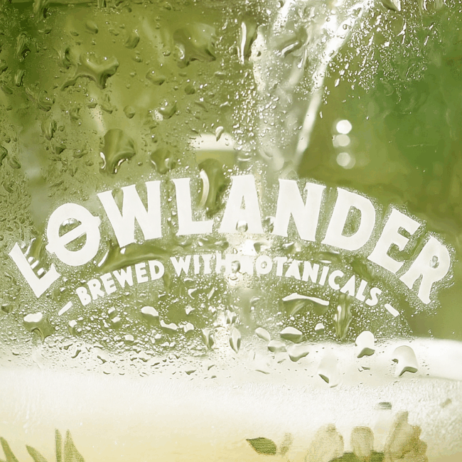 Lowlander glas waar bier in geschonken wordt met instagram overlay